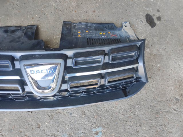 RENAULT 623107554R Решетка радиатора в наличии Украина