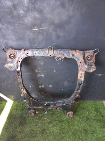 Поперечина передней подвески 624002B000 HYUNDAI