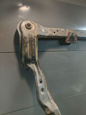 Поперечина передней подвески 6240126710 HYUNDAI