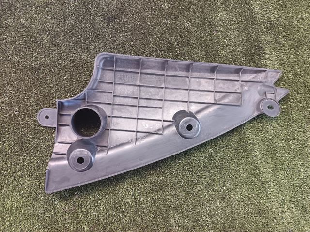 Кронштейн решетки радиатора 62580CA000 NISSAN