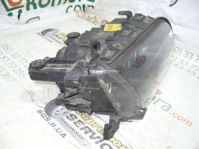 Вставка фары правой 63126902746 BMW