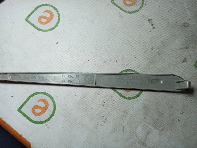 Левый катафот бампера 63146901571 BMW