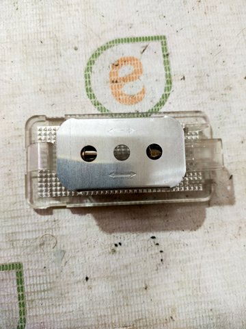 Плафоны внутреннего освещения 63318360588 BMW