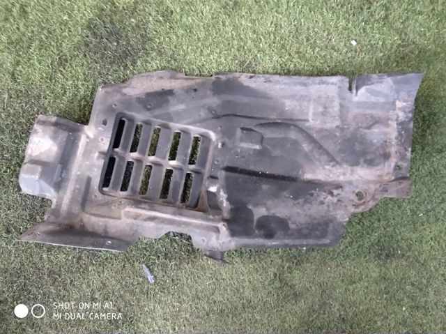 Подкрылок переднего крыла, левый передний 63845CA000 NISSAN