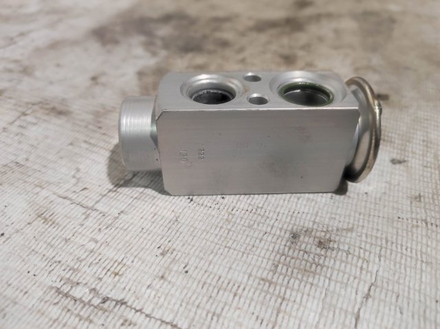 64118371459 BMW Клапан TRV кондиционера купить в Тернополь
