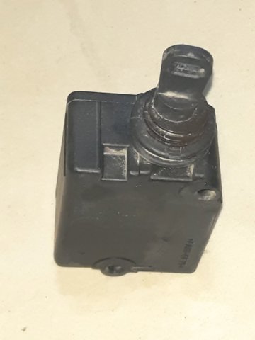 BMW 67118384069 Актуатор замка багажника в наличии Ирпень