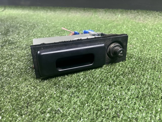 Пепельница 688008H700 NISSAN