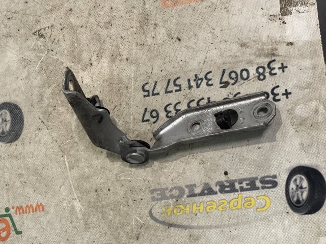 VAG 6Q0823301B Петля капота левая в наличии Львов