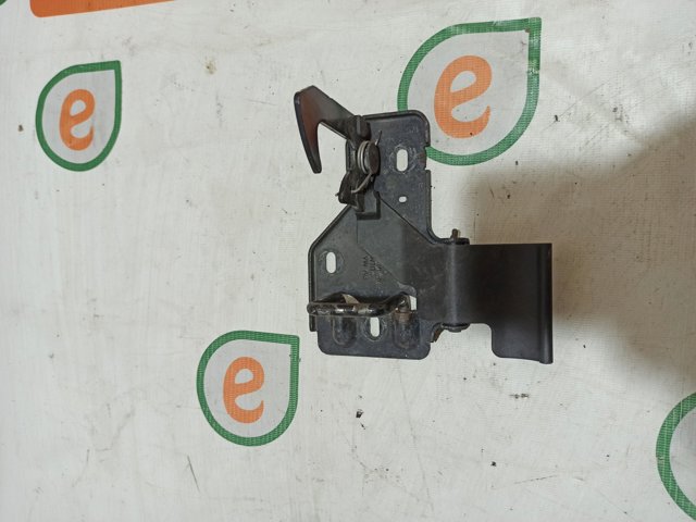 Стояк-крюк замка капота 6Q0823480B VAG