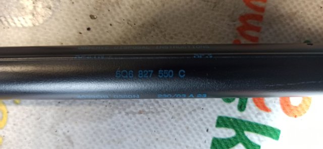 Амортизатор двери багажника 6Q6827550C VAG