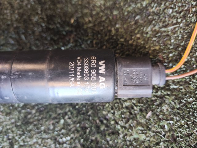 VAG 6R0955681 Насос омывателя фар в наличии Полтава