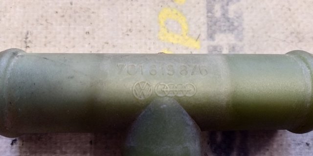 Фланец системы охлаждения 701819876 VAG