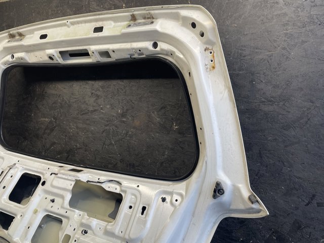 Дверь задняя багажная 737003E100 HYUNDAI
