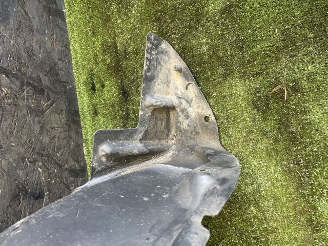767493061R RENAULT Подкрылок крыла заднего левый купить в Тернополь