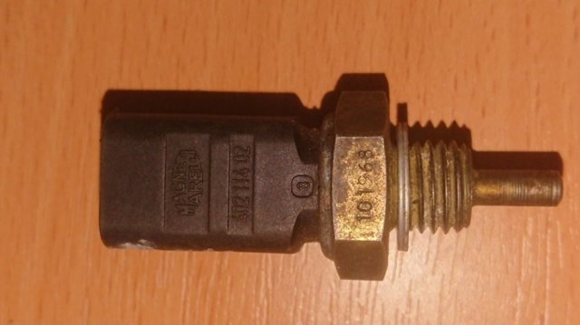 7700113867 RENAULT Датчик температуры охлаждающей жидкости купить в Киев