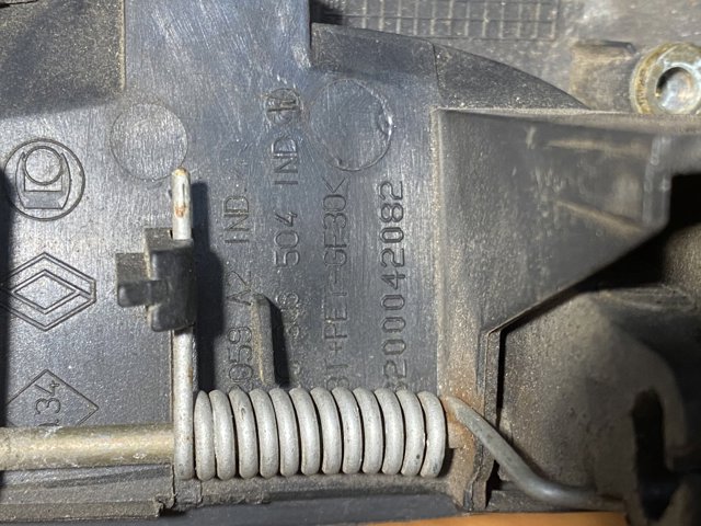 RENAULT 7700303504 Ручка боковой двери наружная правая в наличии Полтава
