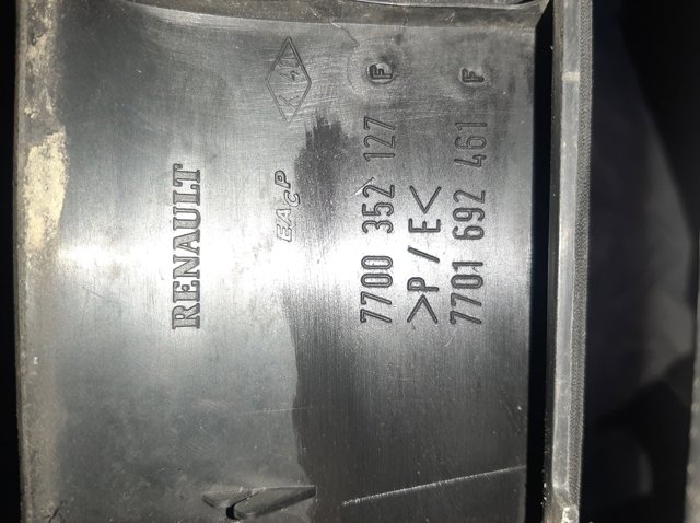 Накладка задней распашной двери правая 7700352127 RENAULT