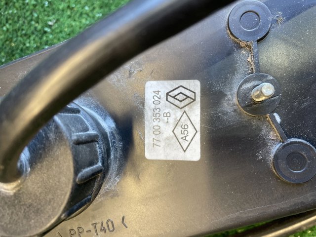 Фонарь задний левый 7700353024 RENAULT