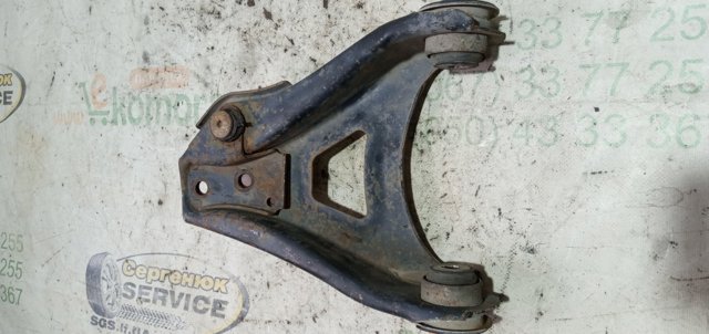 Нижний правый рычаг передней подвески 7700425228 RENAULT