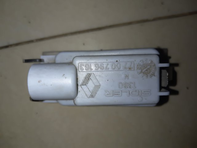Фонарь освещения номерного знака 7700796163 RENAULT