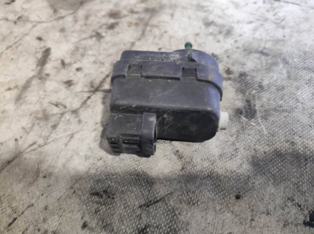 Корректор фары 7700840141 RENAULT