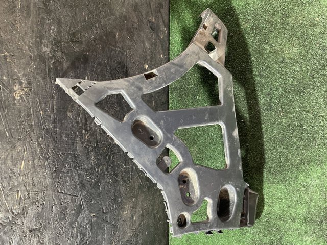 RENAULT 791820002R Кронштейн бампера заднего правый в наличии Запорожье