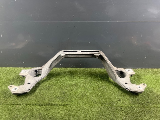 Балка крепления двигателя 7L0199207A VAG