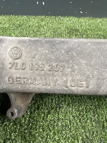 7L0199207A VAG Балка крепления двигателя купить в Днепр