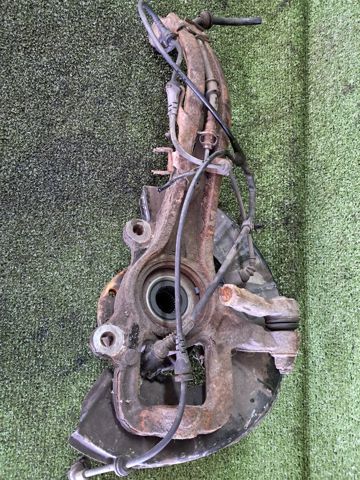 Кулак поворотный передний правый 7L0407258A VAG