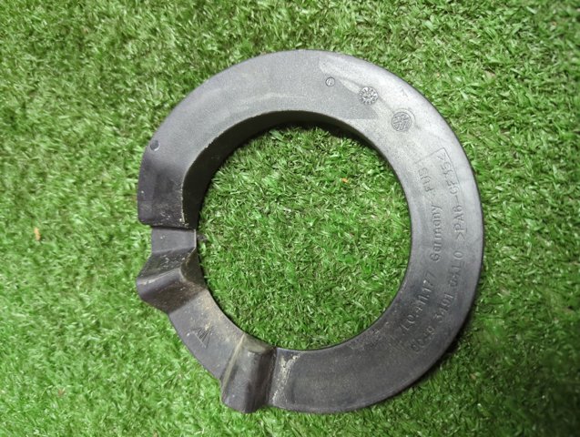 7L0411177 VAG Проставка (резиновое кольцо) пружины передней верхняя купить в Сумы