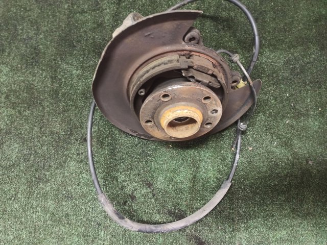 7L0505436B VAG Цапфа (поворотный кулак) задний правый купить в Ирпень