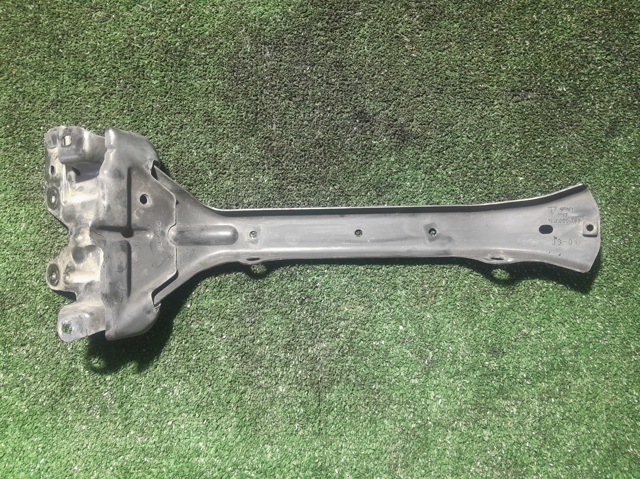 VAG 7L0805799C Кронштейн замка капота в наличии Винница
