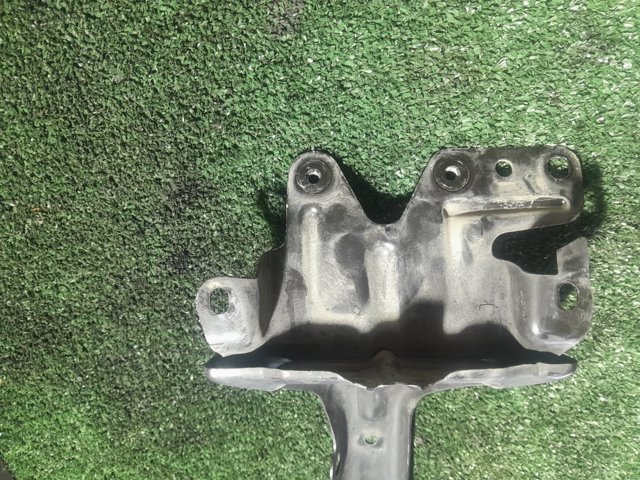 7L0805799C VAG Кронштейн замка капота купить в Днепр