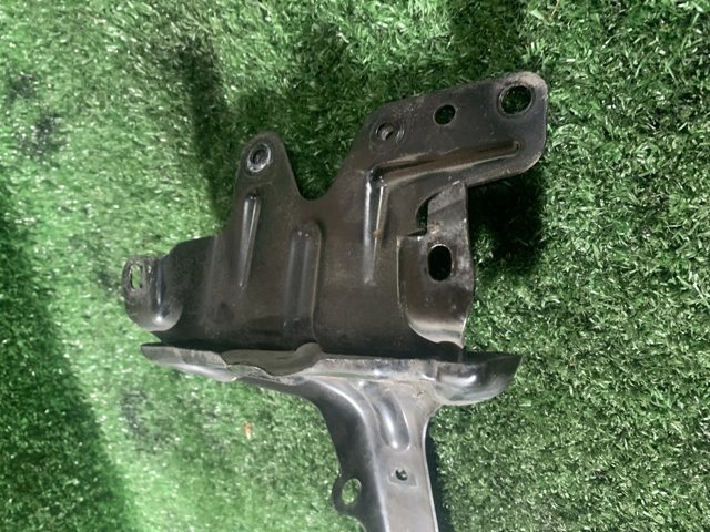 VAG 7L0805799D Кронштейн замка капота в наличии Черкассы