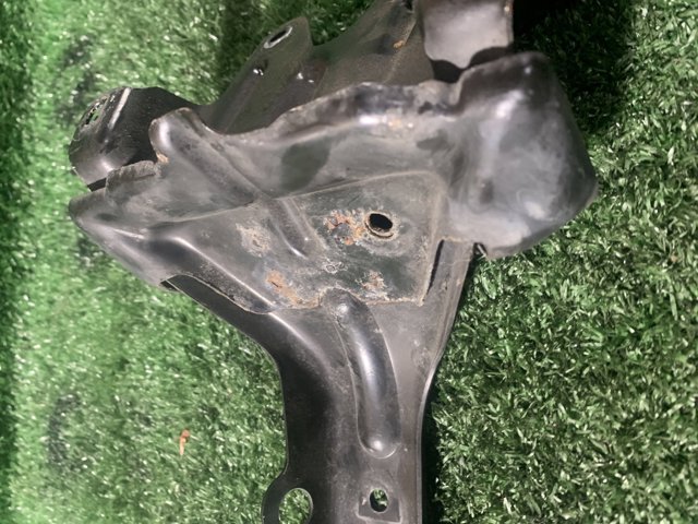 VAG 7L0805799D Кронштейн замка капота в наличии Черкассы