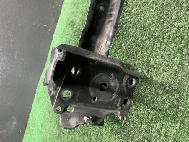 7L0807109E VAG Усилитель переднего бампера купить в Николаев