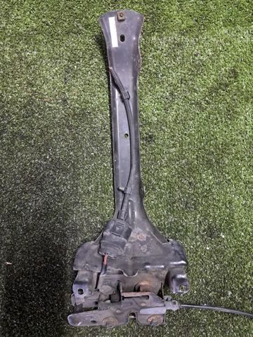 Запор капота (замок и привод замка капота) 7L0823509C VAG