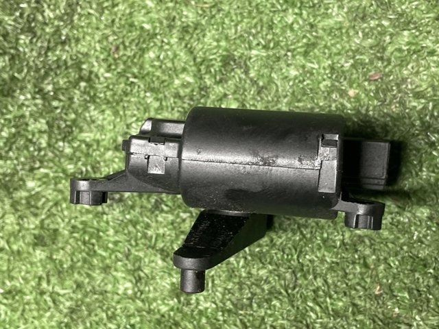 VAG 7L0907511A Мотор заслонки рециркуляции воздуха в наличии Винница