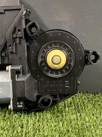 7L0959795 VAG Мотор стеклоподъемника двери задней левой купить в Каменское
