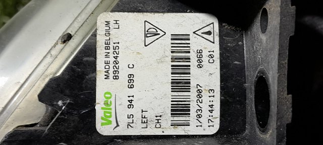 Противотуманка левая 7L5941699D VAG