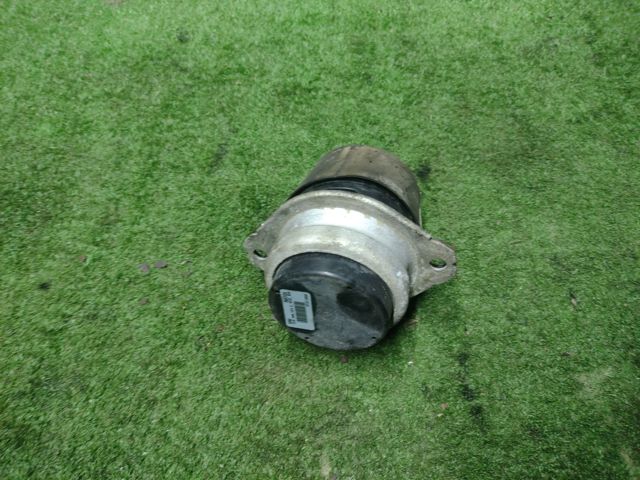 Подушка (опора) двигателя лев./прав. 7L6199131 VAG