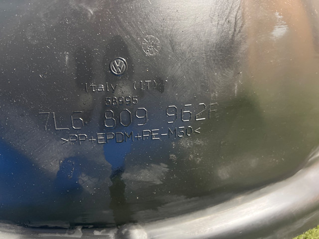 7L6809962F Подкрылок передний правый купить Ирпень