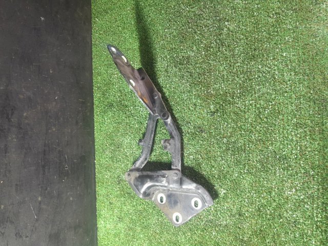 Петля капота, правая 7L6823302A VAG