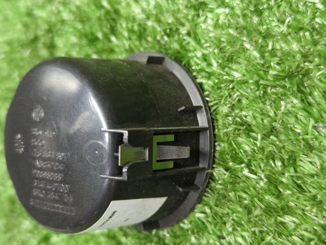 VAG 7L6864897 в наличии Черновцы