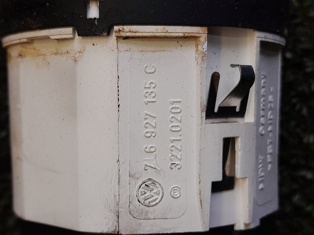 7L6927135C VAG Переключатель регулировки дорожного просвета купить в Кривой Рог