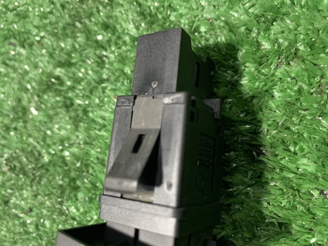 Кнопка аварийной сигнализации 7L6953235A VAG