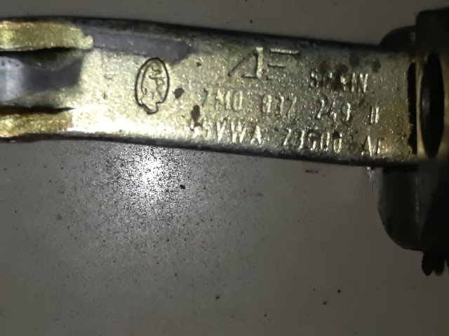 VAG 7M0837249D Ограничитель двери в наличии Ровно