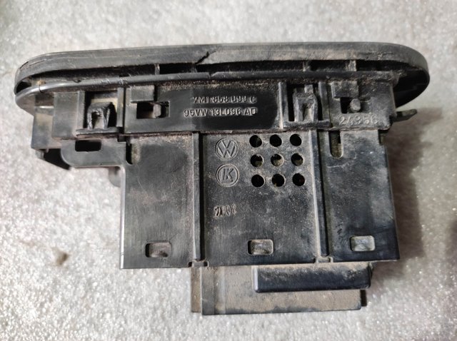 VAG 7M1941531E Переключатель света фар на "торпедо" в наличии Винница