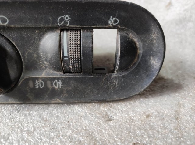 VAG 7M1941531E Переключатель света фар на "торпедо" в наличии Павлоград