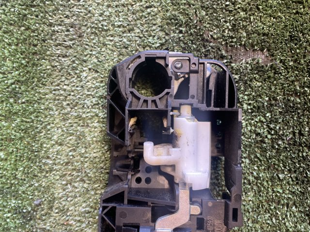 RENAULT 806060041R Держатель наружной ручки двери передней правой в наличии Харьков